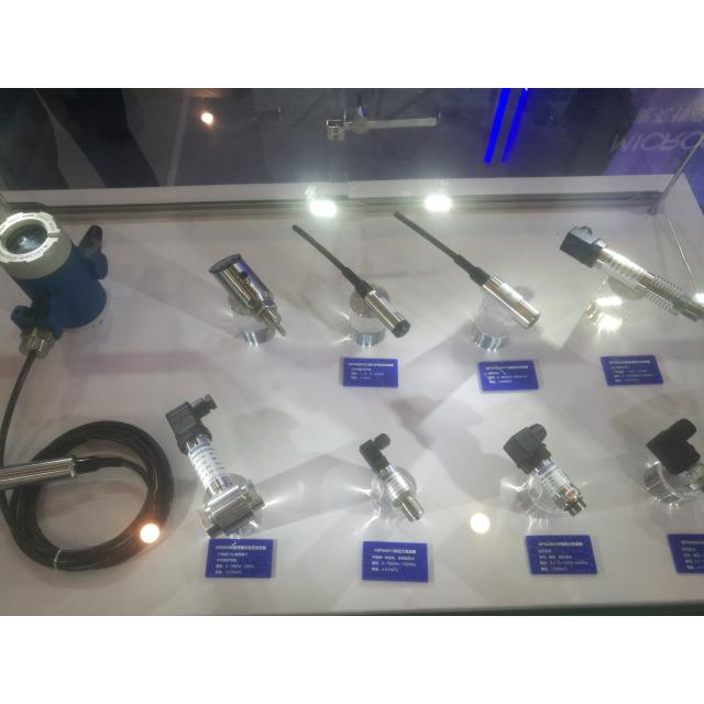 各种精巧型压力变送器